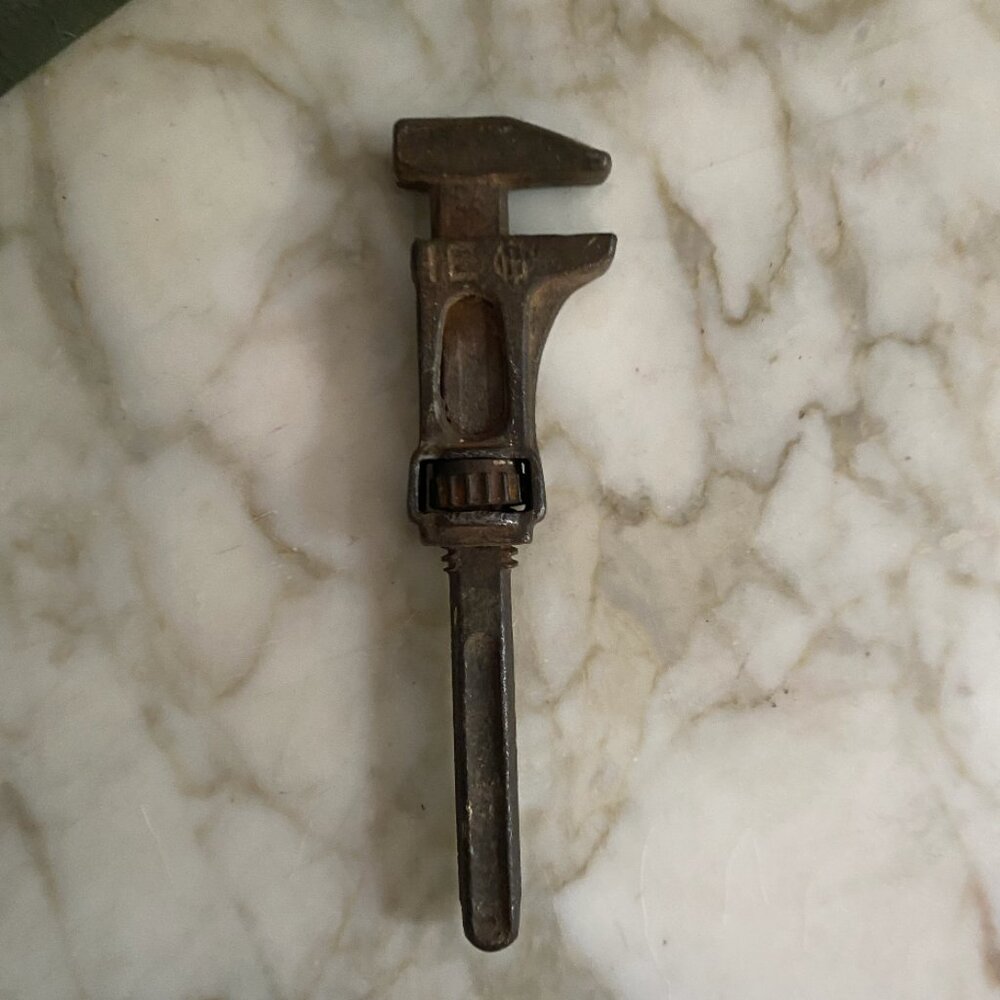 Antique 1800s WORKING Wrench Tool Cast Iron HEAVY